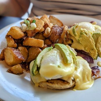 Aromas - Cali Benedict - Buffets Near Me - Fresno, California Aromas - Cali Benedict - Buffets Near Me - Fresno, California