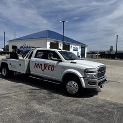 Majeed Towing - 12 ton wrecker ready for medium duty towing!