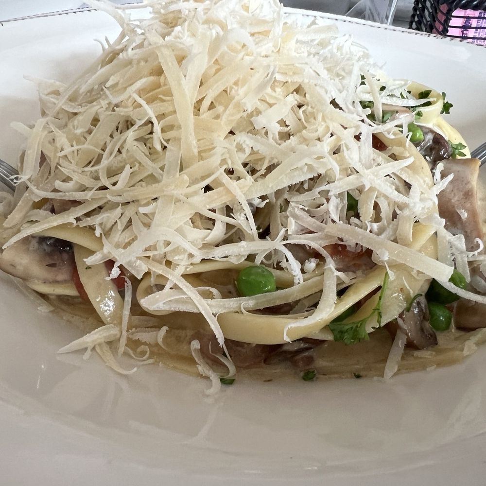 Convito Cafe & Market - Fettuccine Quattro Formaggi handmade pasta yummy - Italian Near Me - Wilmette, Illinois Convito Cafe & Market - Fettuccine Quattro Formaggi handmade pasta yummy - Italian Near Me - Wilmette, Illinois