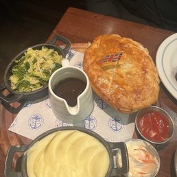 Pie and mash! Pie and mash!