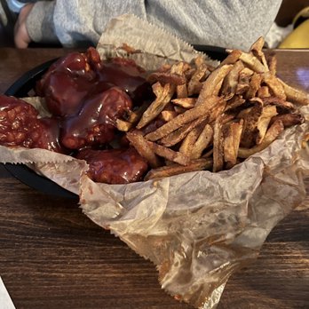 Bigham Tavern - Honey bbq boneless wings - Chicken Wings Near Me - Pittsburgh, Pennsylvania