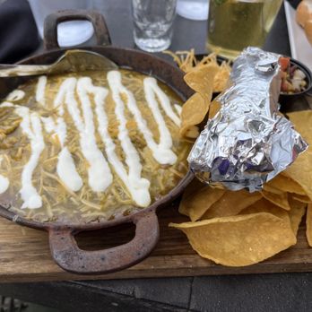 Saddle Mountain Brewing Company - Chili Verdi yum - Bars Near Me - Goodyear, Arizona