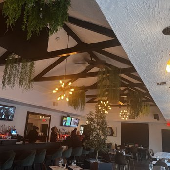Beiruti Mediterranean Restaurant - Great atmosphere - Mediterranean Near Me - Salem, New Hampshire