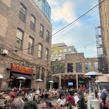 Trivoli Tavern - Outside - American Near Me - Chicago, Illinois