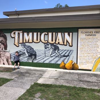 Unique Notions - Mural near the shop - Home Decor Near Me - High Springs, Florida