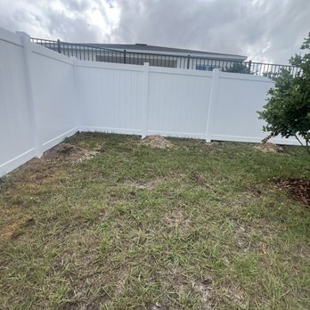 Complete Custom Fence - Fences & Gates Near Me