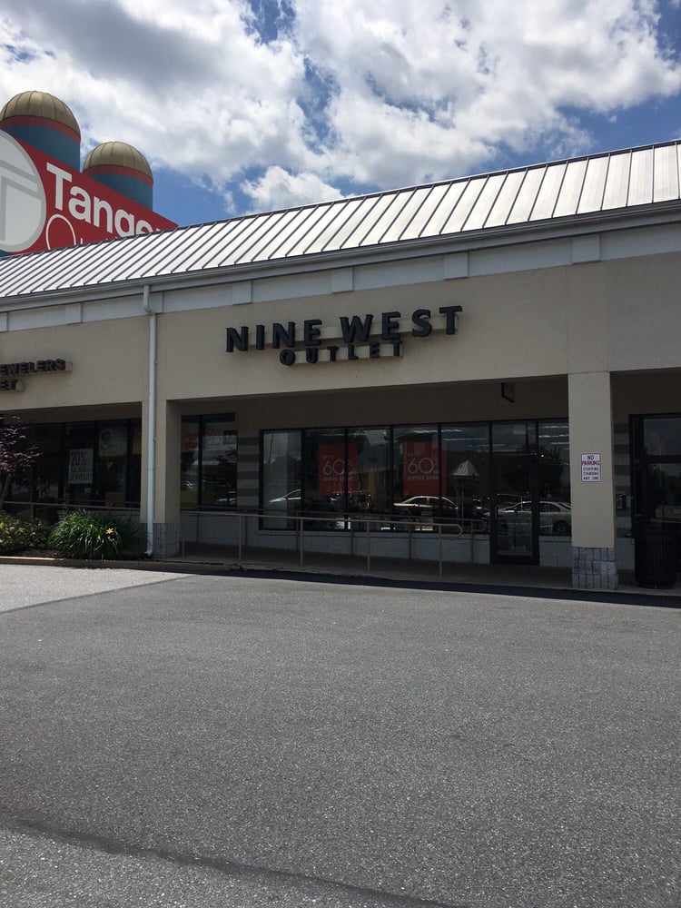 NINE WEST OUTLET Updated September 2024 116 Stanley K Tanger Blvd