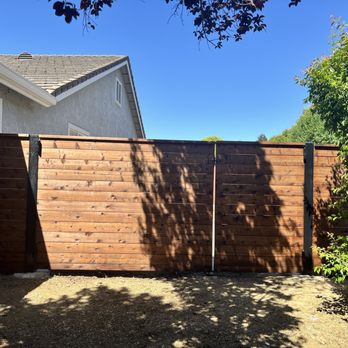 G & G Deck and Fence - After being stained with Ready Seal in Pecan, 5.5 months after install (waited until the redwood had stopped being pink!) - Fences & Gates Near Me - Vallejo, California G & G Deck and Fence - After being stained with Ready Seal in Pecan, 5.5 months after install (waited until the redwood had stopped being pink!) - Fences & Gates Near Me - Vallejo, California