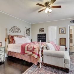 Creole Dame Bed & Breakfast - JD Southwest Suite (Queen Bed)