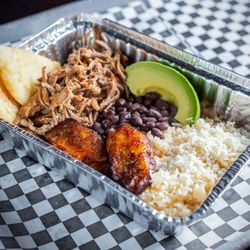 El Pabellon Plate