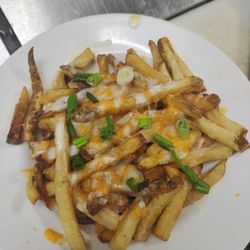 The Oasis Pub & Eatery - Cheers Fries Very yummy !