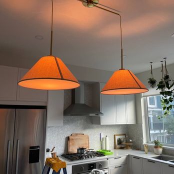 ERM Electric - Pendant lighting installation - Electricians Near Me - Burnaby, British Columbia ERM Electric - Pendant lighting installation - Electricians Near Me - Burnaby, British Columbia