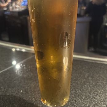 Red Bar - Goose Island 312 - New American Near Me - Rosemont, Illinois