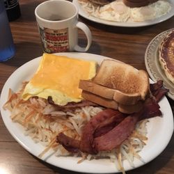Big Bob's - Two eggs meat toast and hash browns