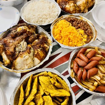Super  Pollo  Restaurant - E. Combo Familiar - Spanish Near Me - Ridgewood, New York