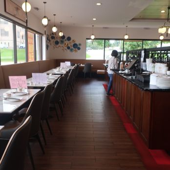 D Cuisine - Airy tables by the windows. - Dim Sum Near Me - Westmont, Illinois