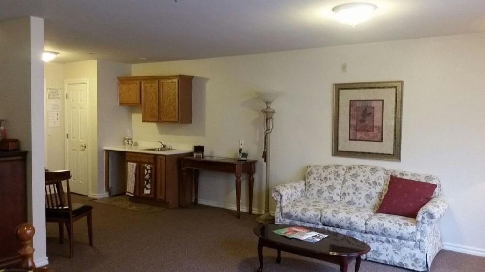 WICKSHIRE NORMAN SENIOR LIVING Updated September 2024 1060 Rambling Oaks Dr, Norman