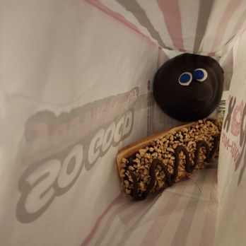 Pinkbox - Pooh is saying "don't eat me" - Donuts Near Me - Las Vegas, Nevada Pinkbox - Pooh is saying "don't eat me" - Donuts Near Me - Las Vegas, Nevada