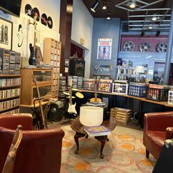 The Allen Theatre and Salamander Bookstore Cafe 