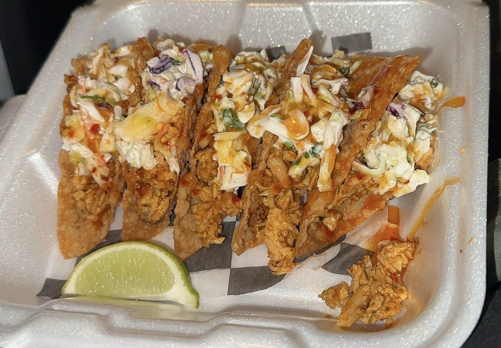 Lonestar Schooner Bar and Grill Logo