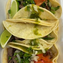 Los Rodriguez - Peruvian Cuisine - Steak tacos