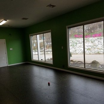 Canine Kingdom - Pet Sitting Near Me - Vanport, Pennsylvania