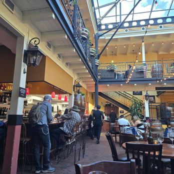Hervé - Main dining room - Wine Bars Near Me - Santa Fe, New Mexico