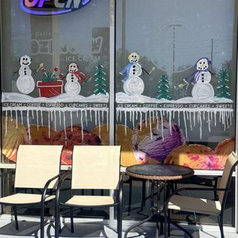 Frozen Cow Ice Cream - Outside - Ice Cream & Frozen Yogurt Near Me - Winter Garden, Florida
