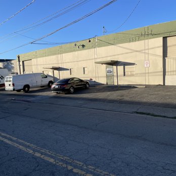 A Friendly Storage Place - Building with moving Free truck and Van - Self Storage Near Me - San Rafael, California A Friendly Storage Place - Building with moving Free truck and Van - Self Storage Near Me - San Rafael, California