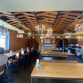 Vic & Al's - inside - Cajun/Creole Near Me - Austin, Texas Vic & Al's - inside - Cajun/Creole Near Me - Austin, Texas