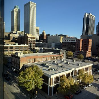 Hampton Inn & Suites Tulsa Downtown - Hotels Near Me - Tulsa, Oklahoma