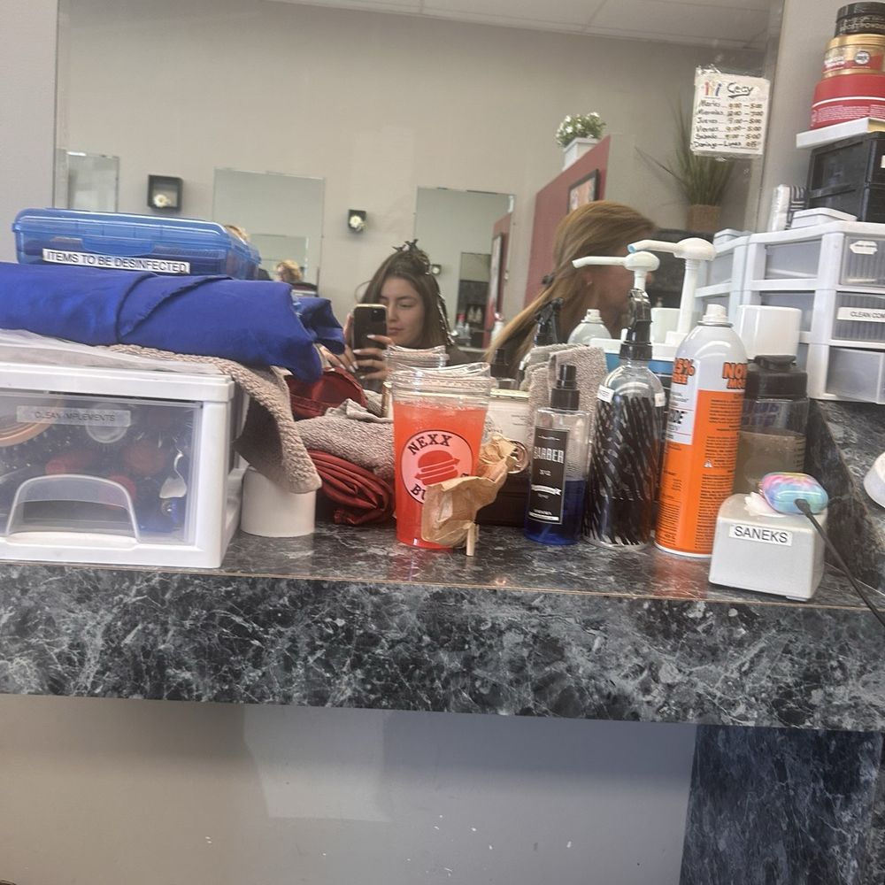 Exquisite Studios - Hair Salons Near Me - Bell Gardens, California