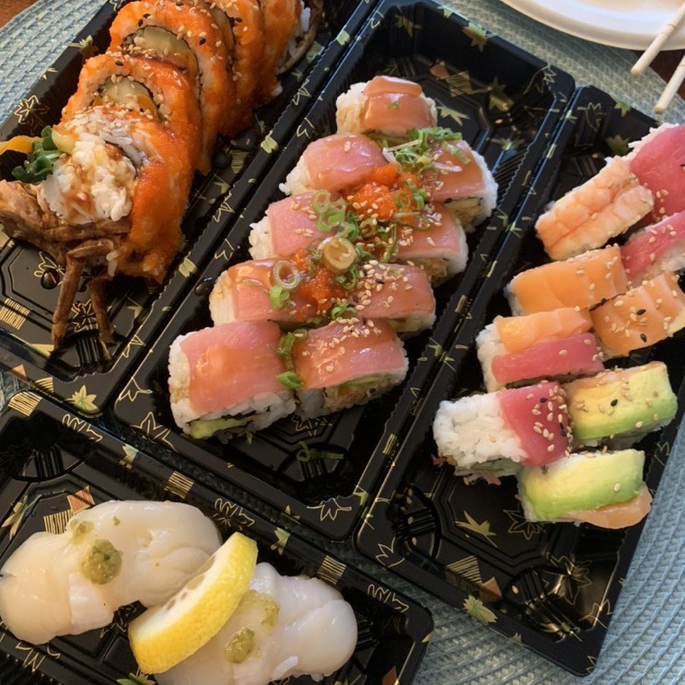 39 Degrees - Hokkaido scallops and a variety of rolls, all for myself. :) - Japanese Near Me - Long Beach, California 39 Degrees - Hokkaido scallops and a variety of rolls, all for myself. :) - Japanese Near Me - Long Beach, California