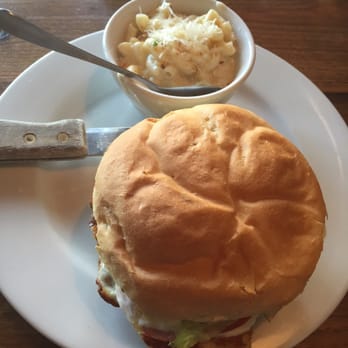 Saranac Public House - Chicken sandwich and regular Mac & Cheese. - Pubs Near Me - Spokane, Washington Saranac Public House - Chicken sandwich and regular Mac & Cheese. - Pubs Near Me - Spokane, Washington