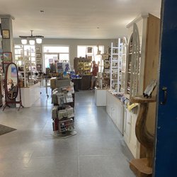 Starving Artist Gallery and Gifts