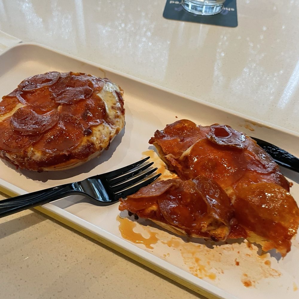 Pizza bagels, surprisingly delicious! Pizza bagels, surprisingly delicious!