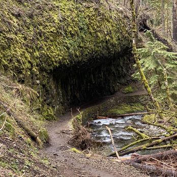 Multnomah Falls - Hiking Near Me - Bridal Veil, Oregon Multnomah Falls - Hiking Near Me - Bridal Veil, Oregon