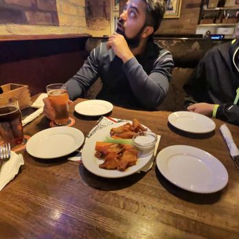 Elephant & Castle - Pubs Near Me - Chicago, Illinois