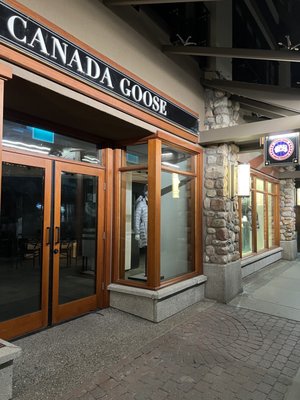 deals canada goose banff store