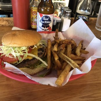 Art’s Place - Cheddar cheese burger with fries June 2018 - American Near Me - Kitty Hawk, North Carolina Art’s Place - Cheddar cheese burger with fries June 2018 - American Near Me - Kitty Hawk, North Carolina