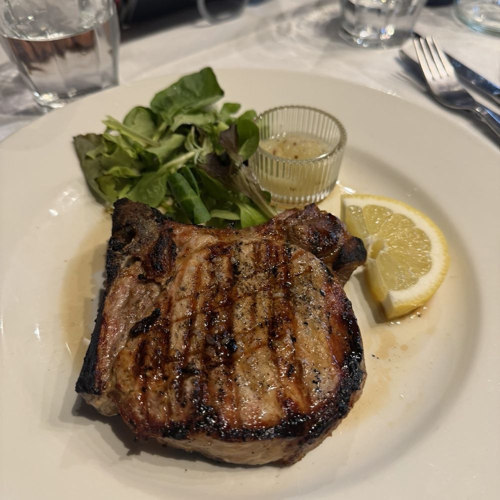 Ristorante Accademia - Pork chop - Tuscan Near Me - Florence, FI Ristorante Accademia - Pork chop - Tuscan Near Me - Florence, FI