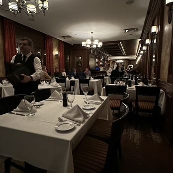 Amber Steakhouse - Dining room - Steakhouses Near Me - Brooklyn, New York