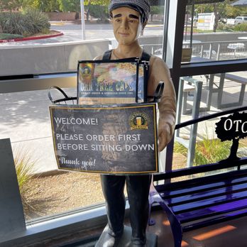 Oak Tree Cafe - Bars Near Me - Albuquerque, New Mexico