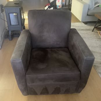 Adrian's Upholstery - The very comfortable very boring chair! - Furniture Reupholstery Near Me - Hayward, California Adrian's Upholstery - The very comfortable very boring chair! - Furniture Reupholstery Near Me - Hayward, California