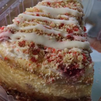 The Drip Bakery by Chef Ced - Strawberry crunch cheesecake - Bakeries Near Me - Chicago, Illinois
