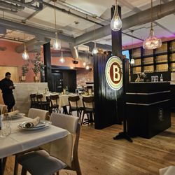 Bombay Lounge - Dining room