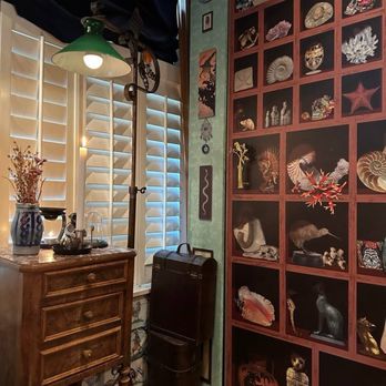 Rosalia's Menagerie - Cocktail Bars Near Me - Amsterdam, New Hampshire