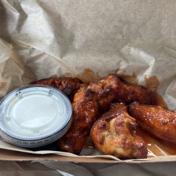 Donatos Pizza - Mild 5pc wings. - Pizza Near Me - Amelia, Ohio Donatos Pizza - Mild 5pc wings. - Pizza Near Me - Amelia, Ohio