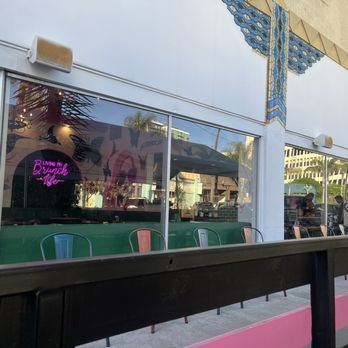 Madres Brunch - View from outdoor seating area - Breakfast & Brunch Near Me - Long Beach, California Madres Brunch - View from outdoor seating area - Breakfast & Brunch Near Me - Long Beach, California