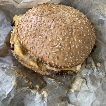 Amboy - Amboy Classic (Toasted Sesame Seeded Bun, Classic Thinly Smashed Patty, American Cheese, Caramelized Onions, Pickles, Burger Sauce - $10) - Steakhouses Near Me - Los Angeles, California